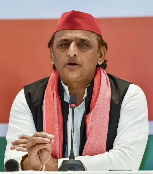 ComradeMalal's tweet image. पुत्तर प्रदेश के हिंदू चाहते तो एक हिंदूहन्ता धर्म द्रोही को जिताकर उसके हाथों खुदपर अत्याचार करवा सकते थे। पर उन्होंने एक संत और धर्म रक्षक को चुनकर उसके हाथों खुदपर अत्याचार करवाना चुना।
इससे पता चलता है पुत्तर प्रदेश के हिंदू कितने दूरदर्शी हैं। समाज ने उनके 5000 साल का…