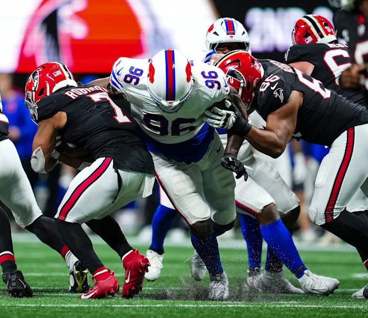 MereKatKat's tweet image. Deone Walker is now tied-4th in the NFL for TFLs (7) with Broncos superstar Nick Bonitto.

Deone is a 21 year old, rotational, 4th round defensive lineman...kid is special. 

Silver linings #BillsMafia