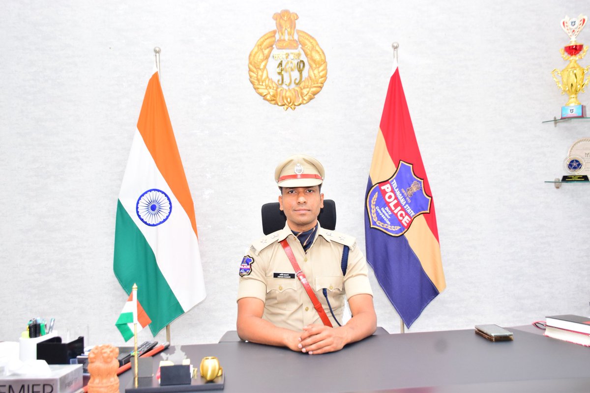 SpJagtial's tweet photo. #Police_Flag_Day Online Essay Competition for Students
In memory of our brave #Police_Martyrs, Jagityal Police invites students (Class 6 to PG) to participate in an essay contest in Telugu, English or Urdu.
Topic: Drugs Menace: Role of Police in Prevention &amp; How Students Can 1/2 https://t.co/DCidtuqgvY