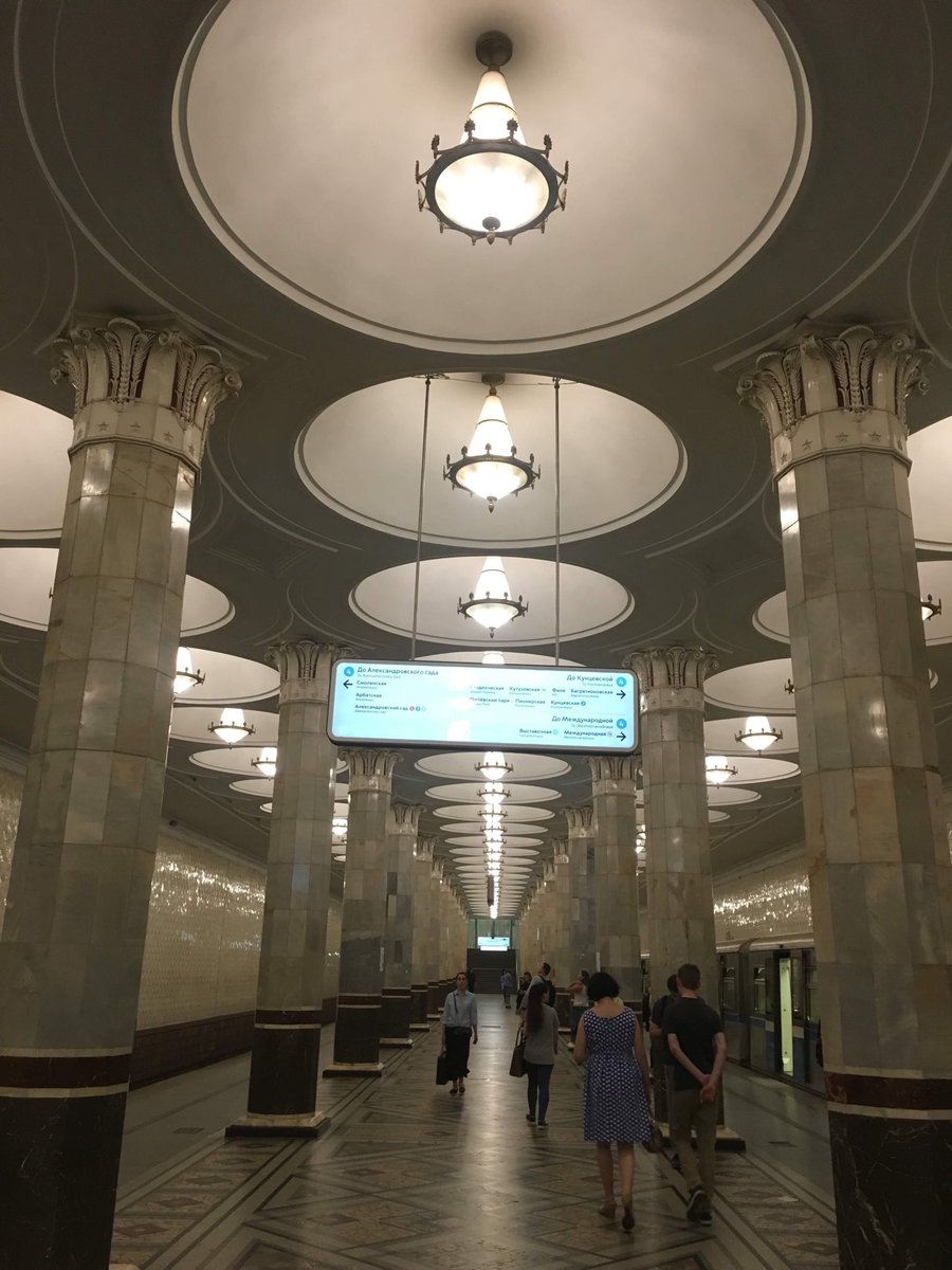 Kalau nak tengok train station cantik2, makan murah hotel murah boleh la pergi. Tak mahai macam europe lain.
