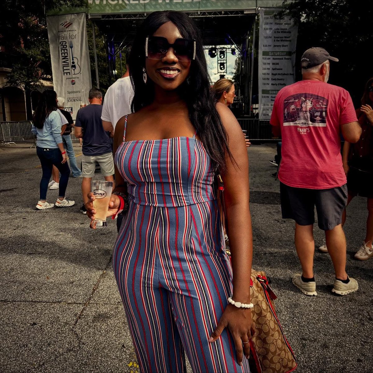 SimoneJamesonTV's tweet image. Sun, music, repeat. 🎼 🔁🫶🏾
Fall for Greenville front row energy. 💥 
#FallforGreenvilleFestival #BankofAmericaFallforGreenvilleFest #fallingforfall #downtownGreenville #Upstate #festivalfashion #musictherapy #goodvibes #goodtimes #dancefirstthinklater