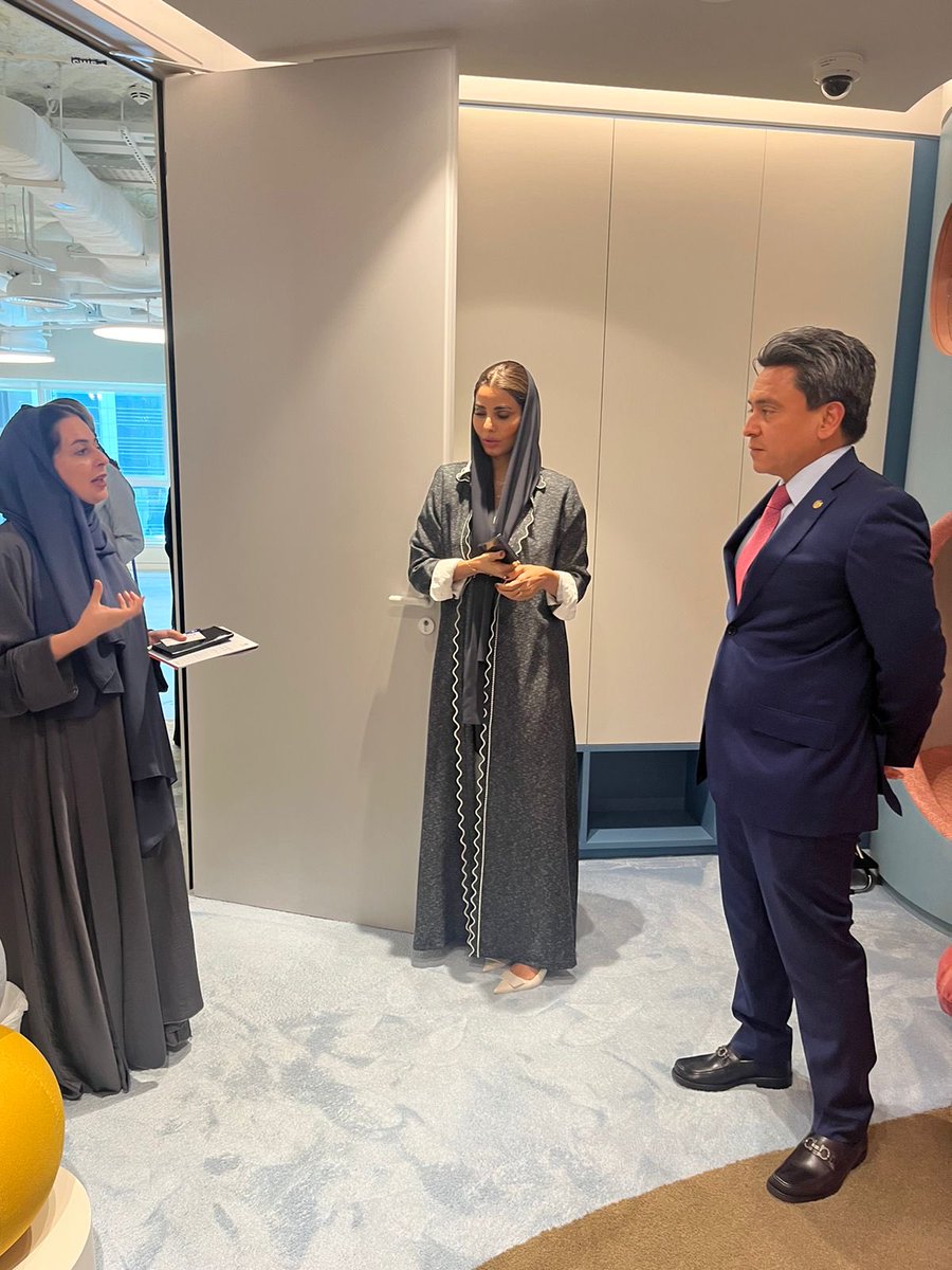 Sostuve una reunión con la Autoridad de Primera Infancia de Abu Dabi (<a href="/ECA_OFFICIAL/">ECA</a>) para fortalecer la cooperación bilateral en programas de atención integral a la niñez. 

Durante el encuentro, se discutieron estrategias para promover el desarrollo infantil temprano, garantizar