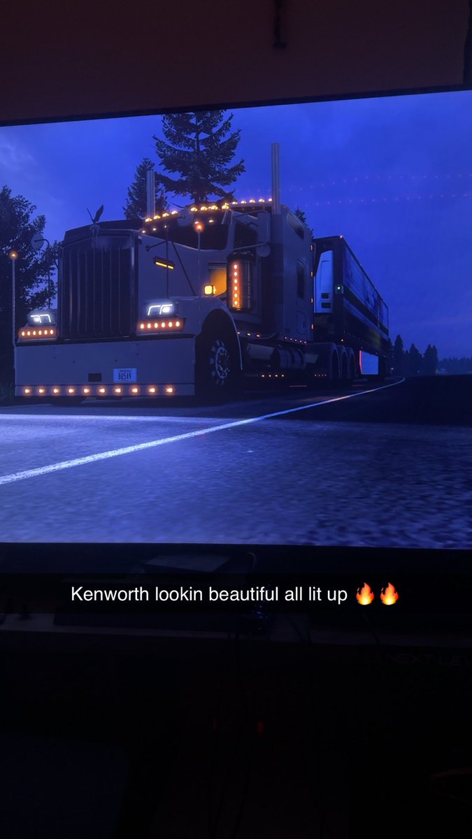 itzyaboy4201's tweet image. American truck simulator 

If you read in my bio I play games I mostly play on pc now was playing on Xbox or ps4 but I love pc games the graphics is so much more in depth then on consoles