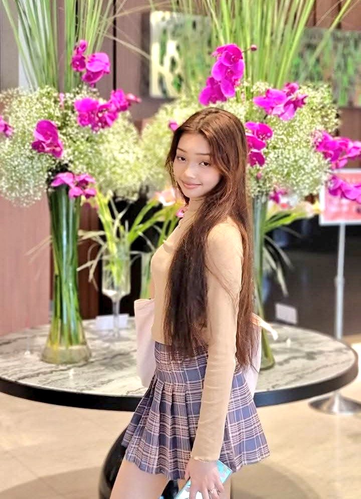 Pre-Debut Gehlee!! Acckk so pretty.