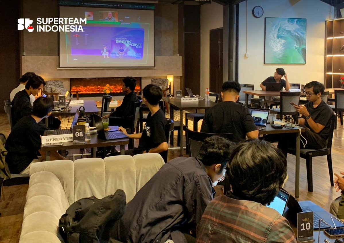 SuperteamINDO's tweet image. Building alone is hard right?
Chill! Find your crew, brainstorm wild ideas, and get real feedback.
Superteam is a cheat code
We host offline sessions sometimes, too. Would love to see you there.
Tap into Discord:
discord.gg/vN9pTSr3
#bikinajadulu