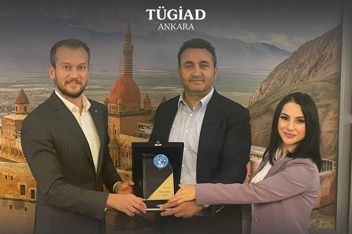 Onursal Üyemiz Ercan Çelik’i ziyaret ettik.

Dernek binamızın yapım sürecine verdiği değerli katkılar nedeniyle Yönetim Kurulu Başkanımız Aykut Çakmaklı ve Yönetim Kurulu Üyemiz, Genel Sekreterimiz Filiz Erol tarafından kendisine bir plaket takdim edildi.

✨TÜGİAD Ankara