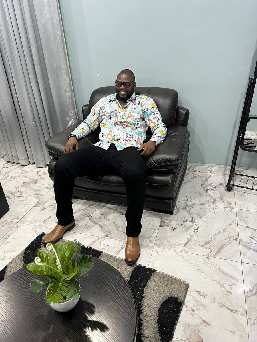 waverchocs's tweet image. I AM A YEAR OLDER TODAY 🎉

As I assume a new age, I’d love to reintroduce myself for any and everyone who wants to get to know me better. 

I am Emmanuel Onuoha, a proud father and husband. I would prefer to call myself a blockchain experimenter who fell in love with the…