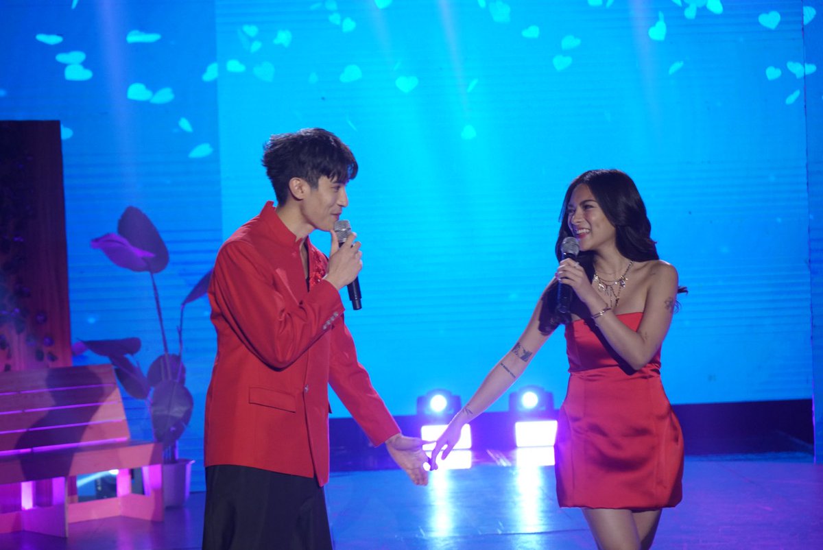 itsShowtimeNa's tweet photo. Kilig overload with Mika and Brent! 😍

#ShowtimeFunBayan
WATCH #ItsShowtime LIVE: 
https://t.co/Gs3IAXU5tb https://t.co/etmMRxhpwb