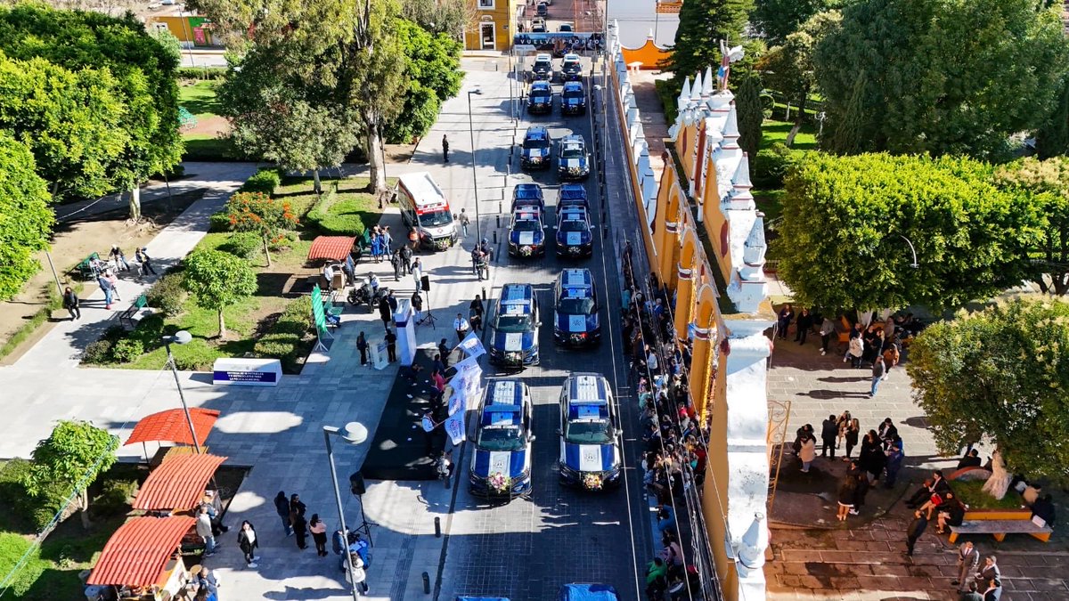 SSPPCSnAndresCH's tweet image. #Entérate 📰 | Con el objetivo de robustecer la seguridad y fortalecer la proximidad social, la presidenta @LupitaCuautleT entregó 15 nuevas patrullas y 5 motocicletas a la #SSPPC. 

🚔 Esta acción representa el cumplimiento de una de las promesas del #GobiernoDeResultados.