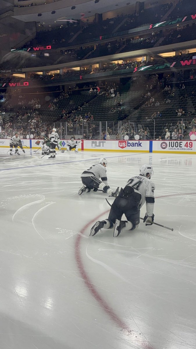 TaylorMineko's tweet photo. Didn’t get the W but I got to see my boys up close and personal for warm ups https://t.co/3q9YoFTKe4