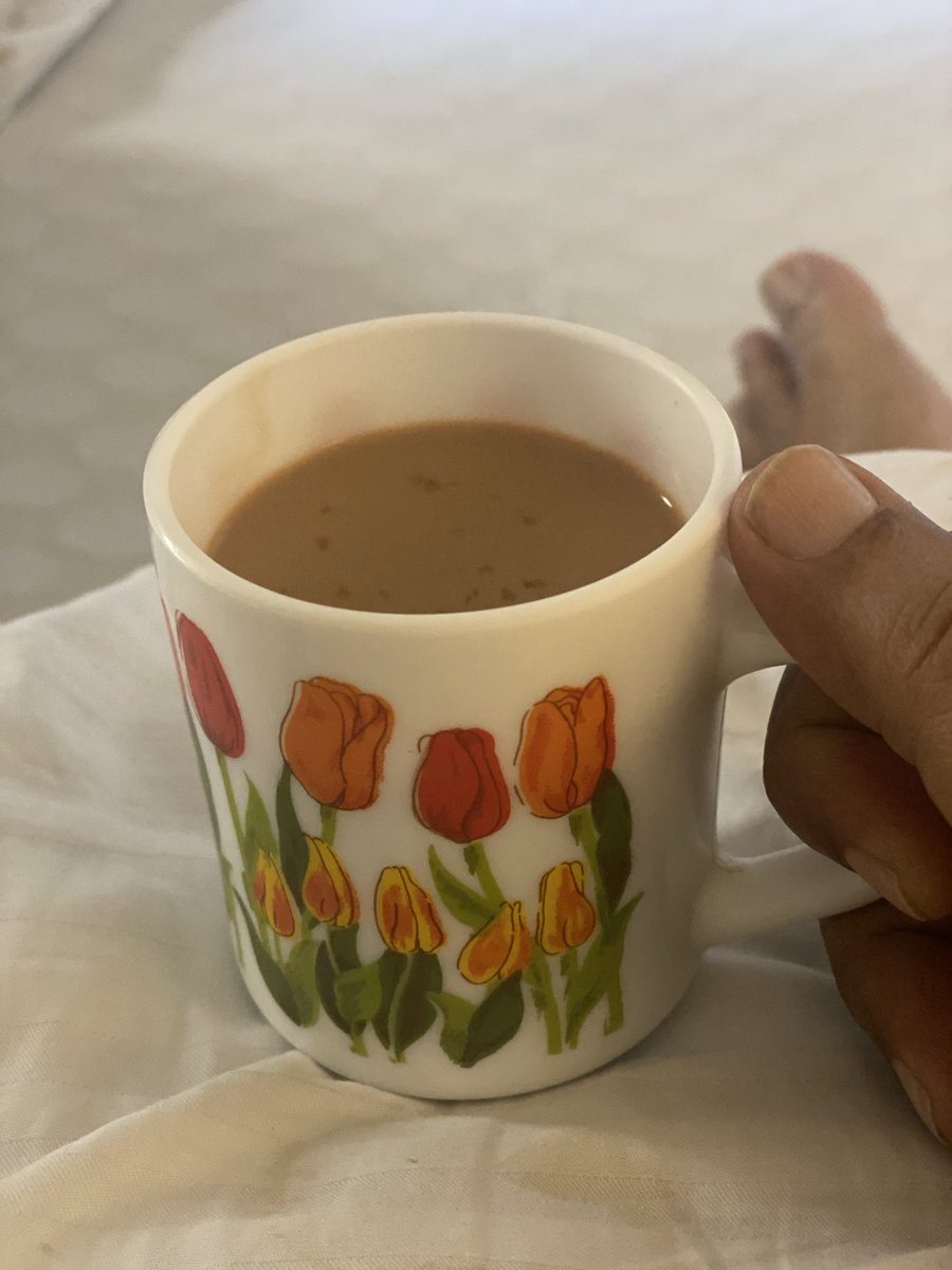 Good morning.

Those who like my posts are happier, more intelligent, and better looking than those who don’t; according to a recent study I conducted. 

#chaicheers