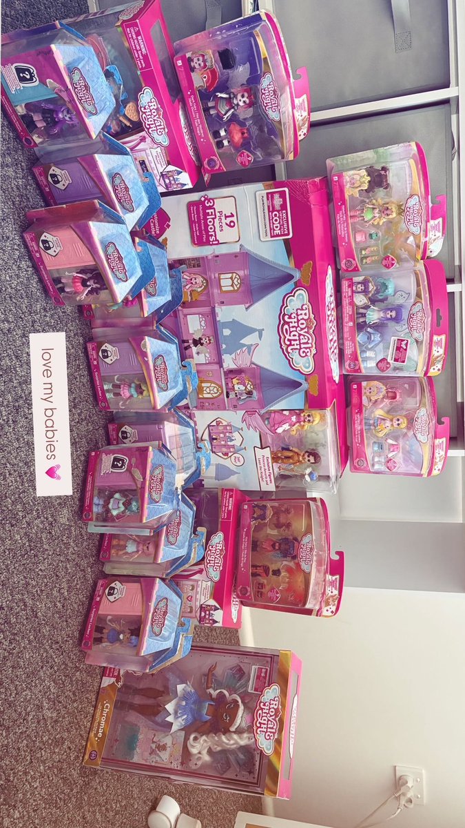 Love my dolls :3
#royalehigh #royalehightoys #halo #roblox