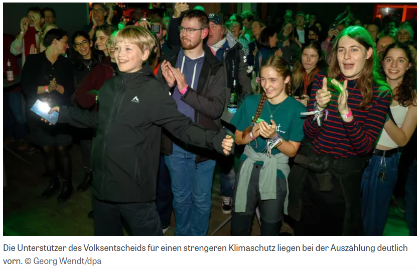 Postulator_'s tweet photo. @queru_lant Man sollte JETZT ein deutliches Zeichen für weltweiten Klimaschutz in Hamburg setzen:

SOFORT alle Öl- und Gasheizungen in Studenten-Wohnheimen, Universitäten, Hochschulen, Gymnasien etc. abschalten.

Die "Schlauköpfe" können sich ja erneuerbare Wärme besorgen. 🤓 https://t.co/9bTFUuYOz7