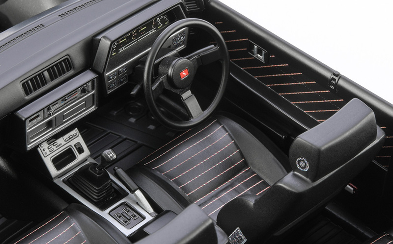 新製品情報（完成見本公開）】 「鉄仮面」と呼ばれる独特なフロント