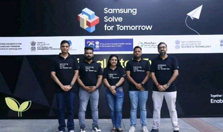 AdIg0YAL's tweet image. From intense moments on the pitch floor at IIT Delhi to warm exchanges with visionary jury members—what an unforgettable experience!
Their thought‑provoking questions didn’t just challenge us, they inspired us to aim higher.
#SamsungSolveForTomorrow #sft_india_2025