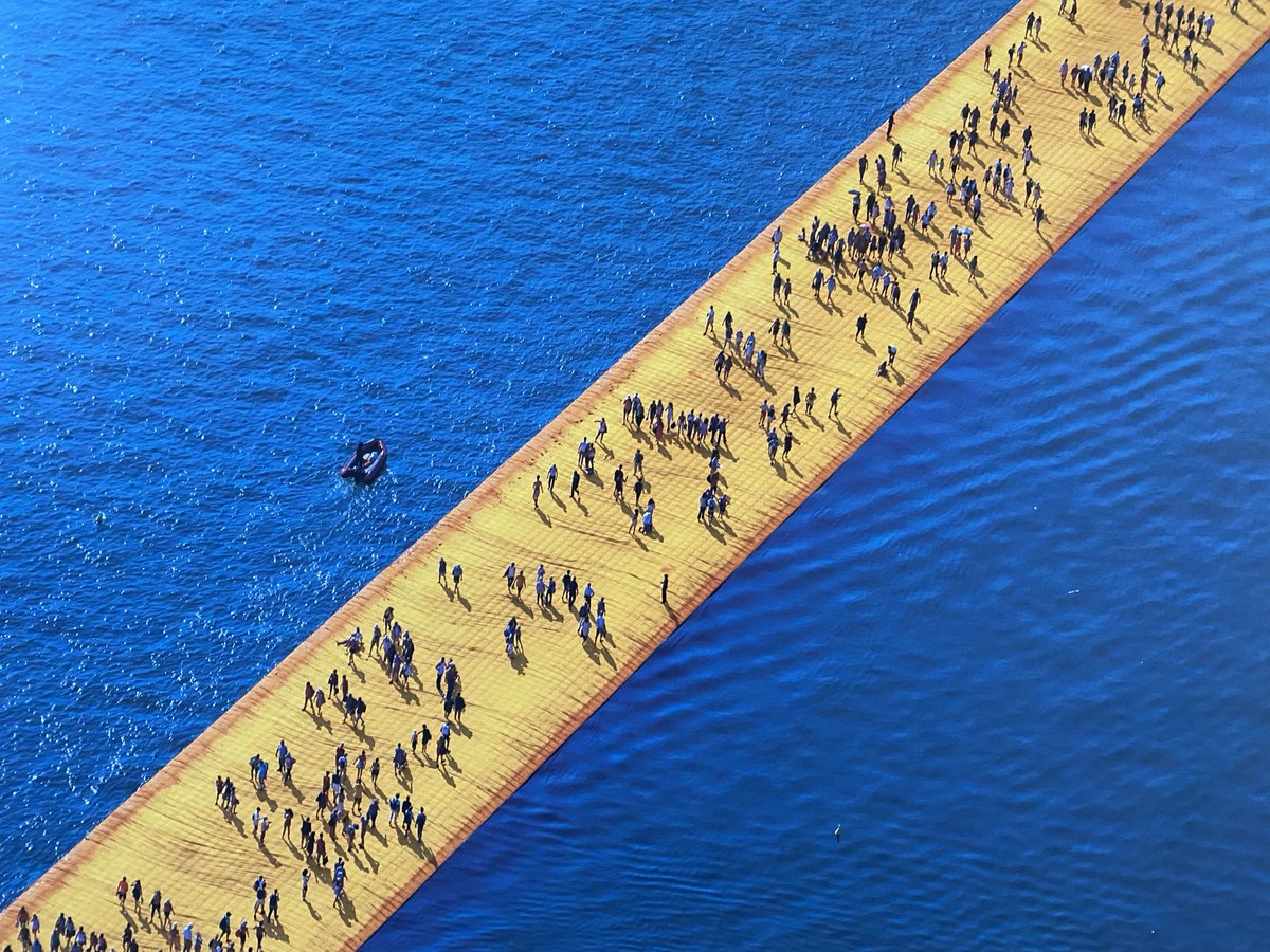 Annabaesle's tweet photo. Und #Christo ist noch immer präsent - auch in „unserem“ #Orazio.

#Sulzano #Iseosee #FloatingPiers MonteIsola

Und damit guten Morgen!
Kaffee austrinken,ab aufs Radl, Frühschwimmen,Büro.

Tag 1 im Plus der alten Jahreskarte 😂u ich habe noch 3Tage.

Schaffts gut!👍 https://t.co/ixSjN12fGH