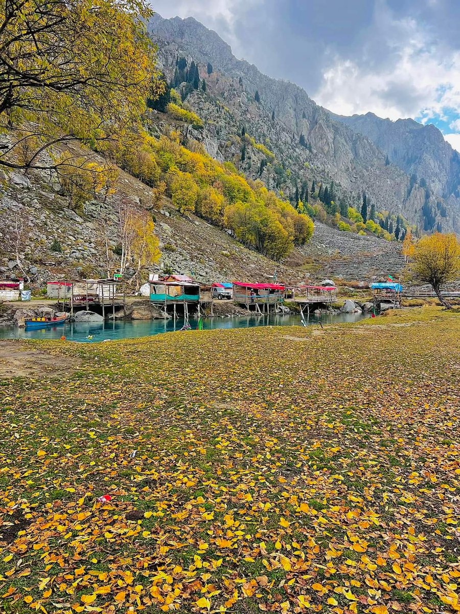 Autumn 🍂 Colours of swat 
Shahi bagh utror kalam