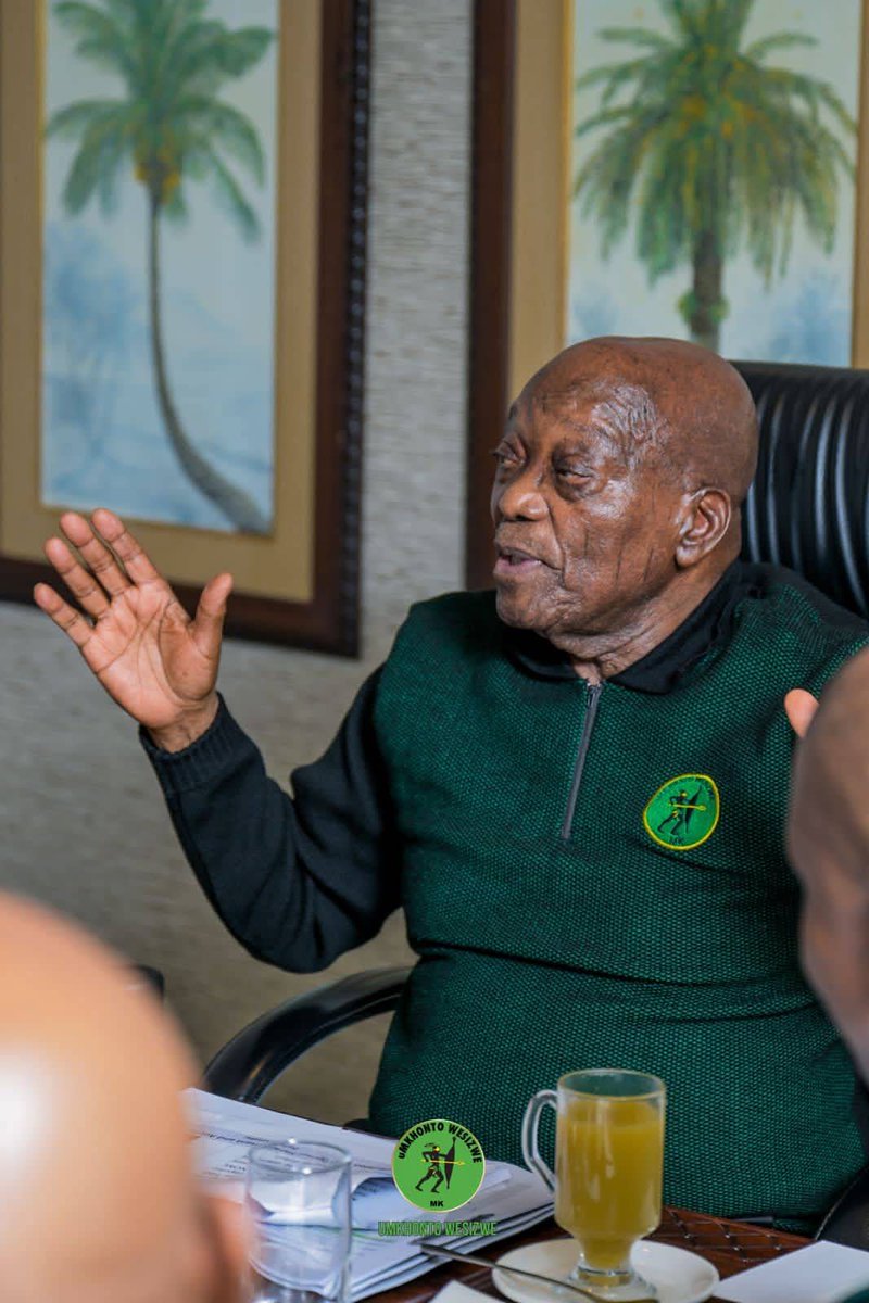 AFRICANDEMOC's tweet photo. Honorable Jacob Zuma never hide his tax records and he never hide dollars in the sofas! https://t.co/g2Asw3rUJA