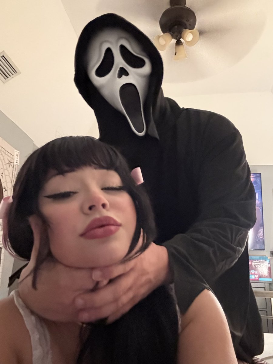 EDENRYLIE's tweet photo. it's almost halloween https://t.co/0t4t2QfgRP