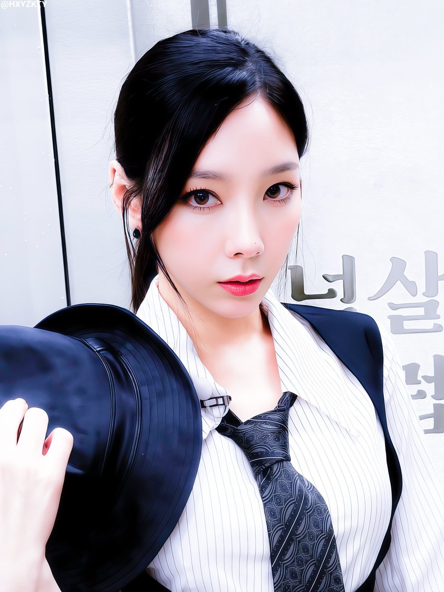 rscul004's tweet photo. 251011 TaeYeon IG 6
cr. Nguyễn Phương Thảo
#TaeYeon #태연 #놀라운토요일 #Amazing_saturday https://t.co/ONoclHe2NW