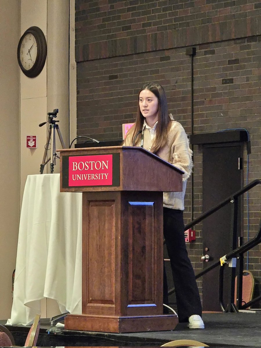 BenLai_Taiwan's tweet image. Thrilled to see my PhD student, @Elly__Hung, share her research on immune-cardiac crosstalk during zebrafish heart regeneration at #ZDM18 @ZDMSociety! Poised, precise, and insightful—well done! 👏👏👏 #phdlife #ProudPI