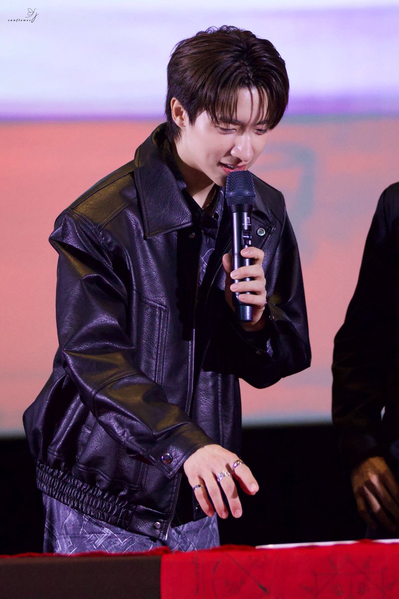 091025

พ่อครูชั้น 32 นิ่

#ดูธี่หยด3กับPerses 
#PERSES_TH #JUNG_PERSES