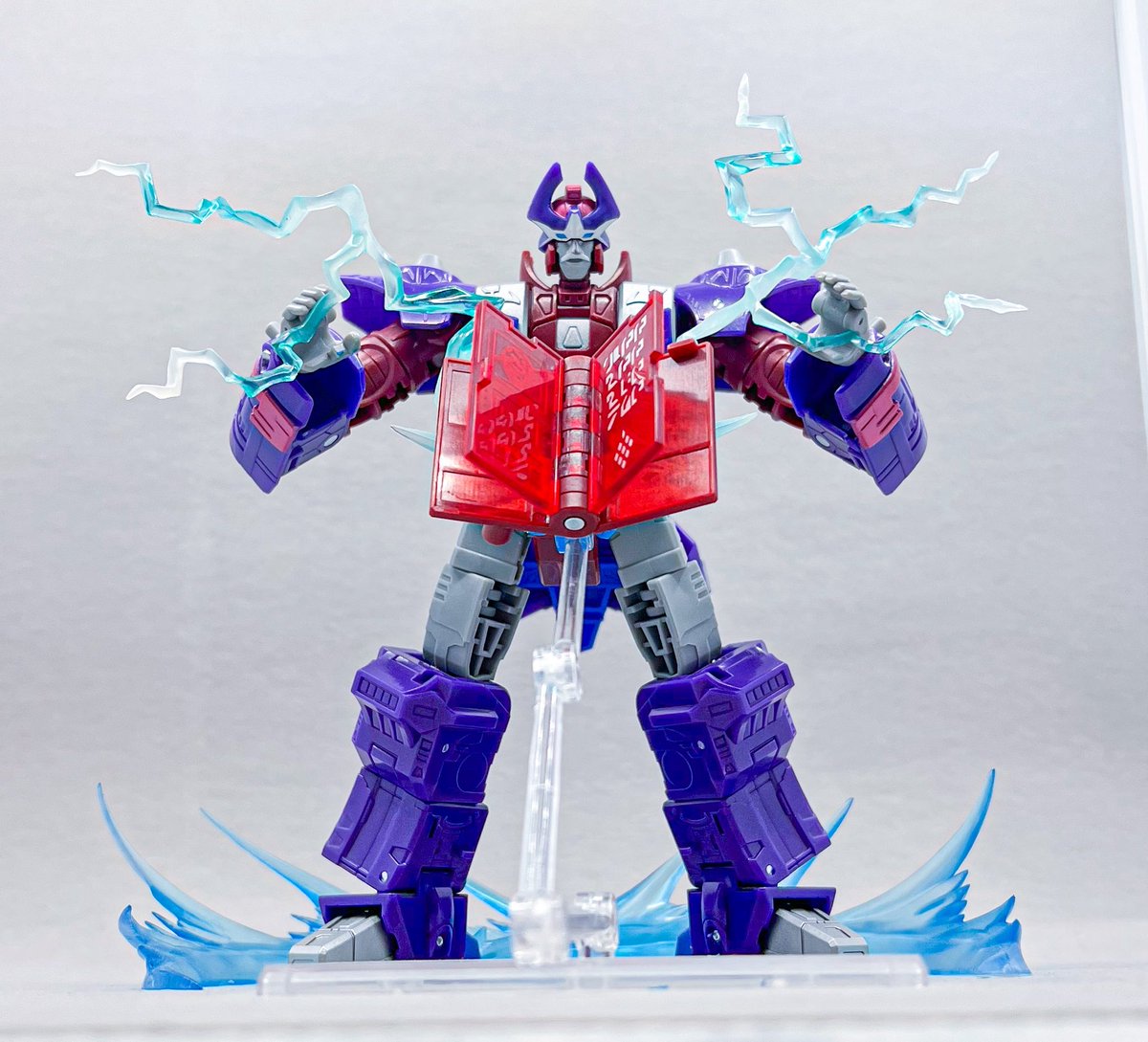 Sometimes Hasbro drops to ball. Sometimes Hasbro is disappointing. But sometimes Hasbro gives.