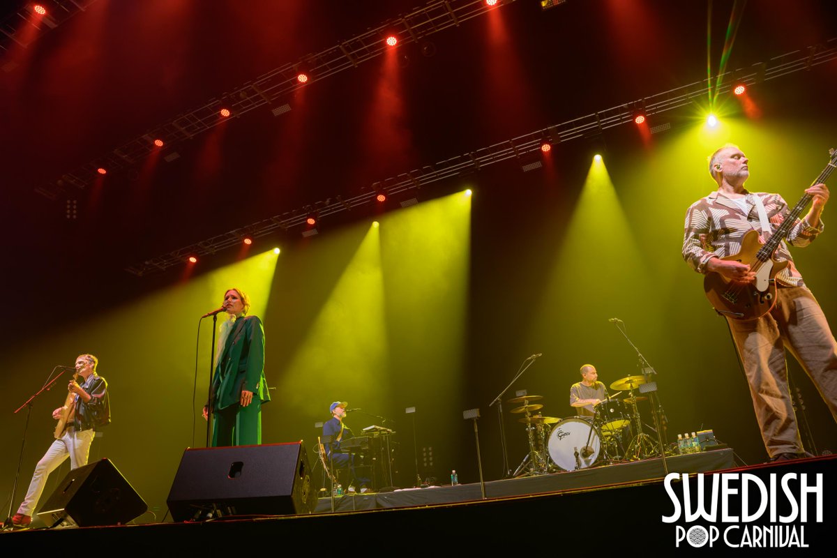 CMP_official's tweet photo. 【THE CARDIGANS at SWEDISH POP CARNIVAL ライブ写真が到着！】

昨夜、東京で開催されたSWEDISH POP CARNIVALに出演した #カーディガンズ のライブ写真が公開！
ヒット曲満載のステージに大盛り上がりとなりました！

今夜はなんばHATCHで大阪公演開催！
18時から当日券も販売予定！

https://t.co/k8mvvbIspd

Photo by Masanori Naruse