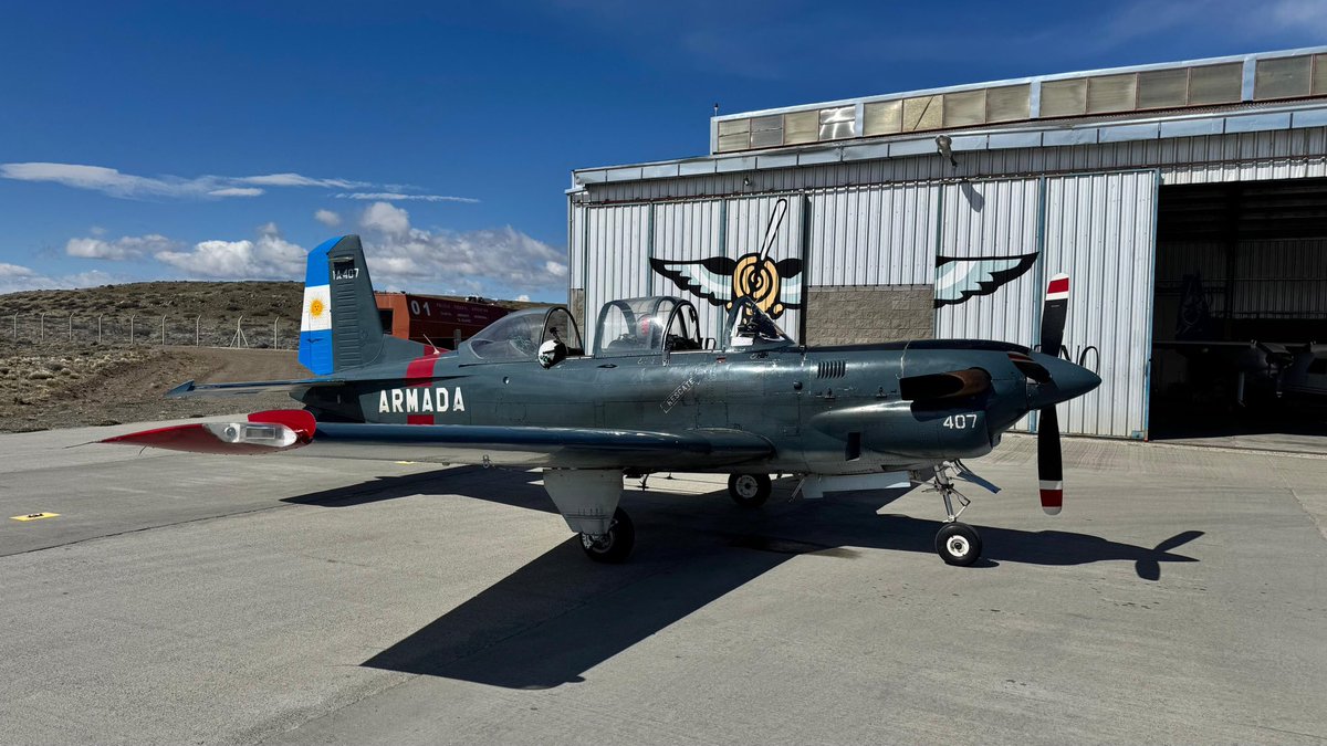 Hoy nos visitó la gloriosa aviación naval Argentina