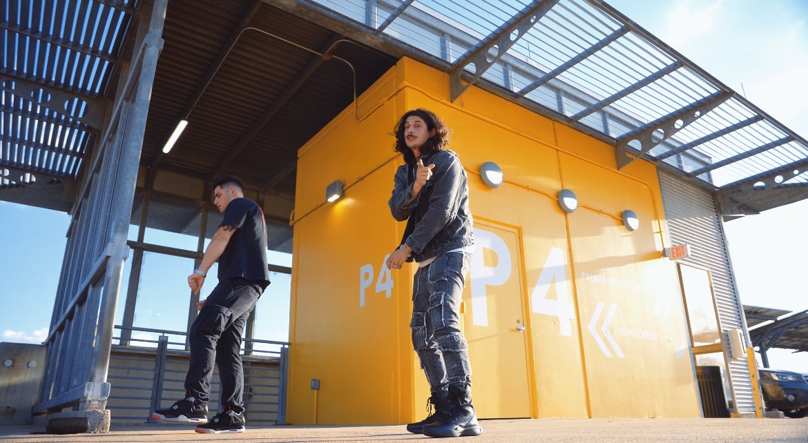 Corito Sano   X   <a href="/_yung__bratz/">YuNgBrAtZ</a> 

youtube.com/watch?v=bhuUnC…