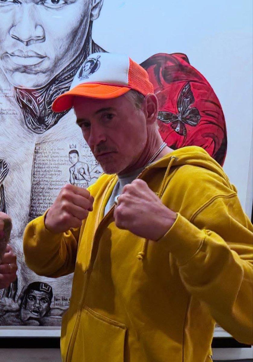 look at him 😍😍