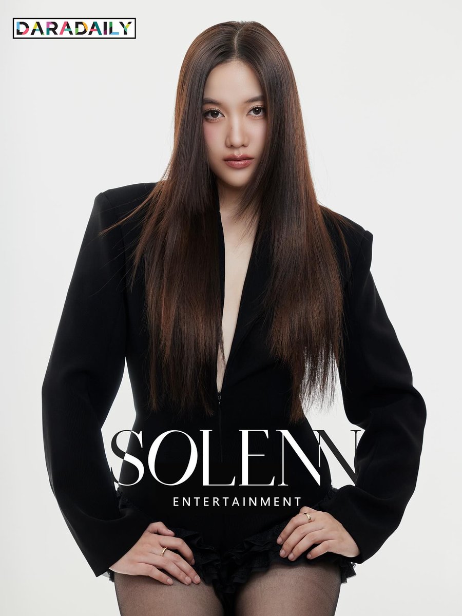 daradaily's tweet image. 😎✨“ฟรีน สโรชา” เปิดตัวบริษัทของตัวเองอย่างเป็นทางการในชื่อ “SOLENN ENTERTAINMENT” แอดขออวยพรให้ปังๆเฮงๆนะคะ “บอสฟรีน” 🎉🎉
Cr. SOLENN ENTERTAINMENT
.
.
SOLENN ENTERTAINMENT
#ฟรีนสโรชา #srchafreen #solennEntertainment #daradaily #ดาราเดลี่ #ข่าวบันเทิง