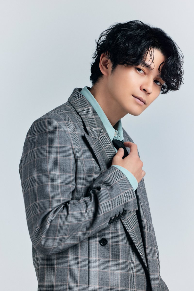 𝑺𝒑𝒆𝒄𝒊𝒂𝒍 𝑰𝒏𝒕𝒆𝒓𝒗𝒊𝒆𝒘 📝
＿＿＿＿＿＿＿＿＿

#舘ひろし &amp; #眞栄田郷敦 が
互いへのリスペクトと、
藤井監督最新作への思いを告白。
相思相愛な二人が語る言葉とは——

🔗 minato-no-hikari.com/news/149

映画『#港のひかり』11.14(金) ❅
#尾上眞秀
監督 脚本 #藤井道人
撮影 #木村大作