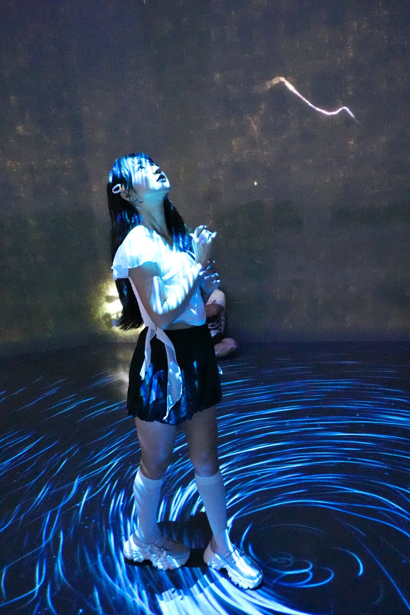 K70_55's tweet image. #たんたん(杠 美弥)  さん20250927(#teamLabBorderless)
（@tantan8_rcc）

SONY α6700
Tokina atx-m 11-18mm F2.8 WE

#SILKYPIX_JPEG_Photography_12
#ピントの合ってない写真もいい写真😅
#チームラボボーダレス