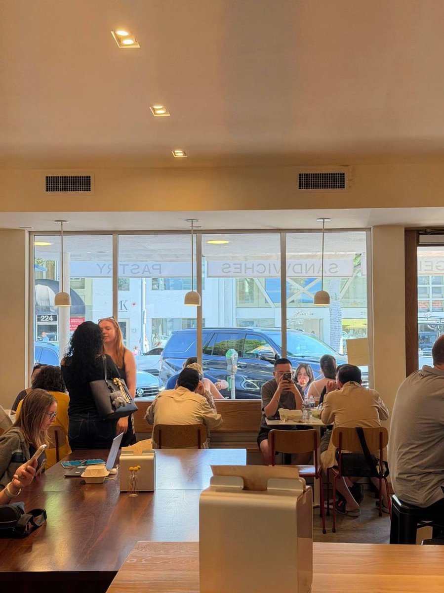 srfxlsusu's tweet image. Starting the day with a fresh bagel, loaded with goodness, and a refreshing iced matcha to match! 🍞🥒🍋 #HealthyStart #BagelLovers #MorningVibes