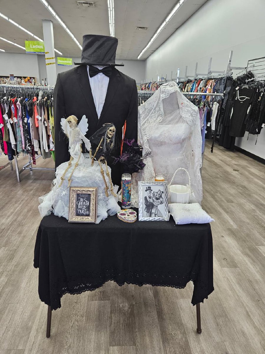 ThinkGoodwill's tweet image. 🎃 Halloween is just around the corner! Gear up for a spooky celebration at our Goodwill stores across Southern LA . From eerie costumes to chilling decor, and all the accessories in-between, we've got everything you need. 🕸️
Find your store by visiting thinkgood.org/shop