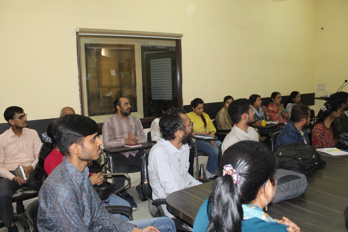 SamPromotion's tweet image. Start of IKS Internship Program!!
@IKS_Media @CentralSanskrit @ChamuKShastry @NCTE_Official @samskritbharati @NSUTirupati @slbsnsu @vishwavidalaya @SamTutorial