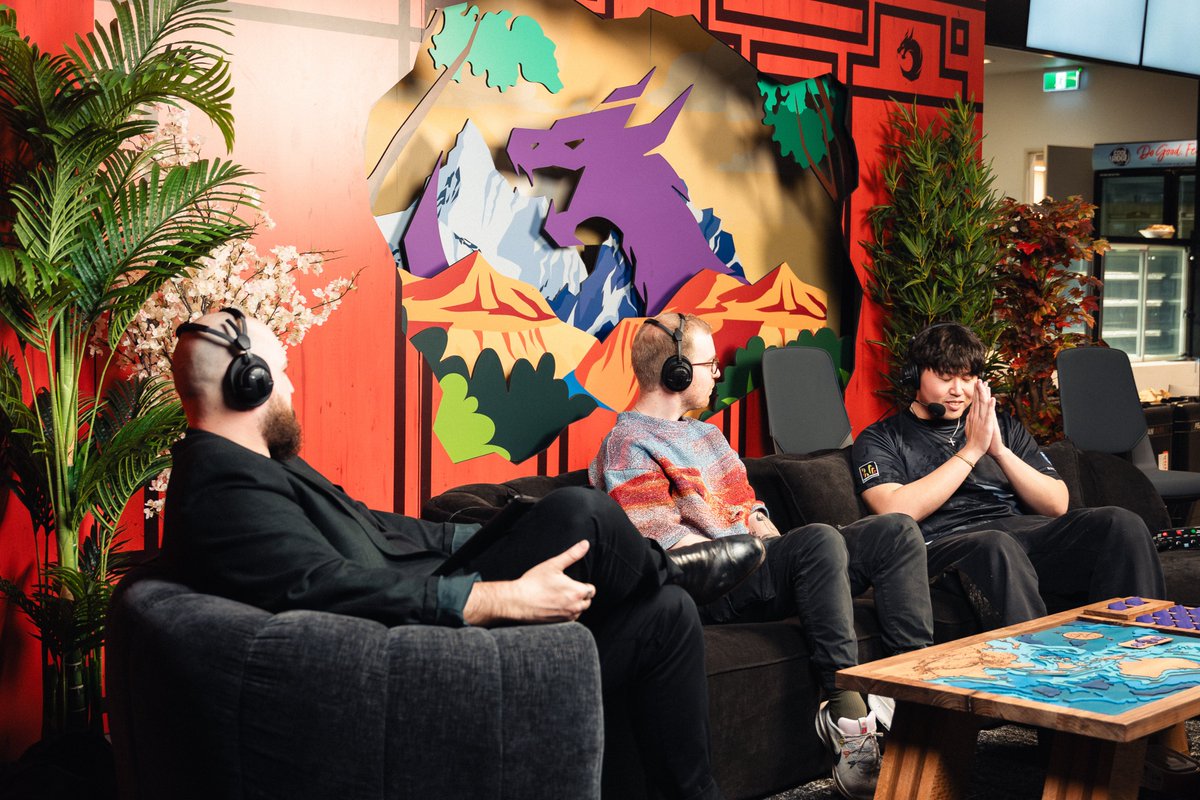 Christopher tweet media