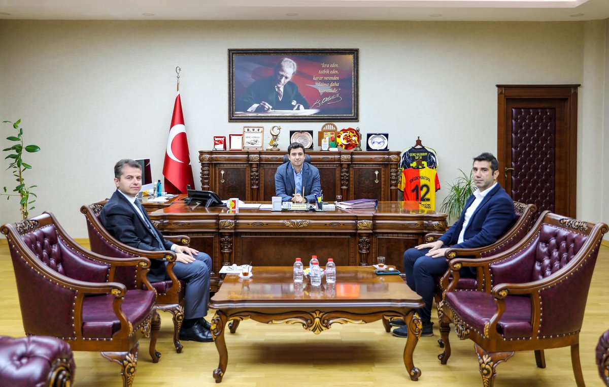 İl Tarım ve Orman Müdürü Aktay’dan Kaymakam Güzel’e Ziyaret

Bingöl İl Tarım ve Orman Müdürü Mehmet Fatih Aktay, saha çalışmaları ve istişare programları kapsamında Genç Kaymakamı Muhammed Güzel’i makamında ziyaret etti.

Ziyarette İl Müdürü Aktay’a, Genç İlçe Tarım ve Orman