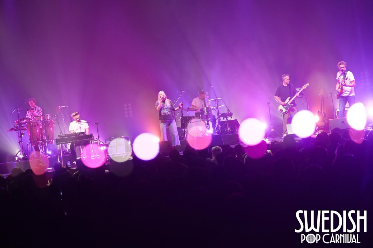 【CLOUDBERRY JAM at SWEDISH POP CARNIVAL ライブ写真が到着！】

昨夜、東京で開催されたSWEDISH POP CARNIVALに出演した #クラウドベリージャム のライブ写真が公開！
27年ぶりとなる再結成後初となるライブに歓喜！

今夜はなんばHATCHで大阪公演開催！
18時から当日券も販売予定！