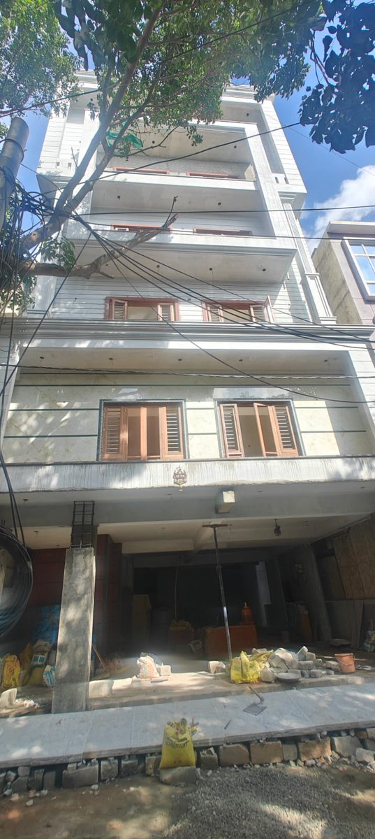 capitalpropnet's tweet photo. Brand new building for sale 

Location- kankanagar  A.khata N E.khata PROPERTY 

Size 30×40 1200sqft

G-full parking 

1st floor 3bhk 

2nd floor 3bhk

3rd floor 3bhk

4th n 5th 3bhk duplex

With Borewell n lift

Price 4.3cr negotiable

 call 9845017139

 https://t.co/lZRZong02E https://t.co/o3QPh8n2kM