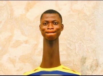 He posted another girl and he wrote "RIP" Sister don't be fooled "RIP" also means "Relation in progress". 😫😜