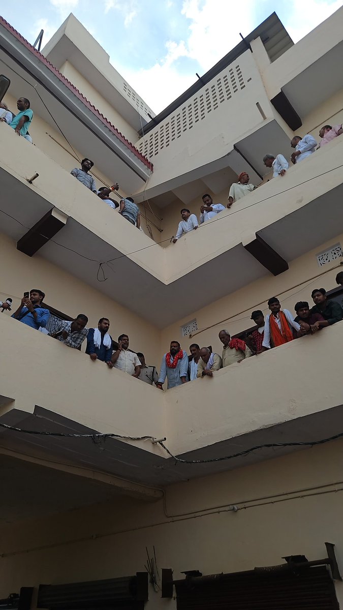 NDA का पहला उम्मीदवार अनंत सिंह के नॉमिनेशन से पहले उनके घर पर भोज शुरू,JDU के सिंबल पर भरेंगे पर्चा!
#AnantSingh