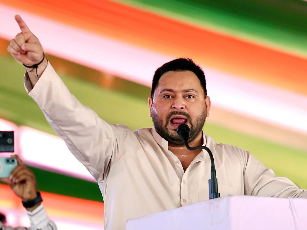 Gurpreet Garry Walia (@garrywalia_) on Twitter photo तेजस्वी यादव तो माइनर थे ! 
IRCTC मामले में तेजस्वी यादव को क्यों शामिल किया गया 
बहुत लोग ये लॉजिक दे रहे है की तेजस्वी यादव उस समय माइनर थे तो उन्हें कैसे इस केस में दोषी बनाया जा सकता है 
तो जिस जिस को डाउट है कोर्ट ने कैसे तेजस्वी यादव को शामिल किया वो ये पढ़े जो पीले तेजस्वी यादव तो माइनर थे ! 
IRCTC मामले में तेजस्वी यादव को क्यों शामिल किया गया 
बहुत लोग ये लॉजिक दे रहे है की तेजस्वी यादव उस समय माइनर थे तो उन्हें कैसे इस केस में दोषी बनाया जा सकता है 
तो जिस जिस को डाउट है कोर्ट ने कैसे तेजस्वी यादव को शामिल किया वो ये पढ़े जो पीले