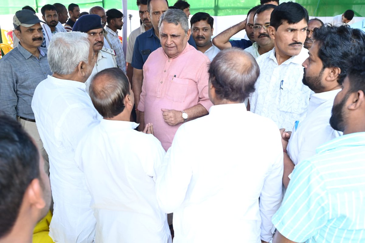 VijayKChy's tweet photo. आज अपने पटना स्थित आवास पर जनसंवाद के दौरान।
#JDU #NitshKumar #Bihar https://t.co/ceU7I5GAH7