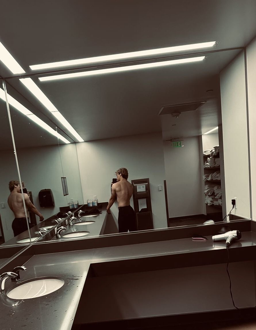 Jay tweet media