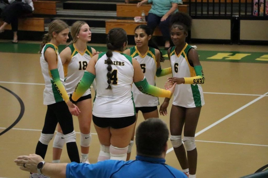 UHA Beats Crittenden 3-0 for Second Straight Win 

yoursportsedge.com/2025/10/14/uha…