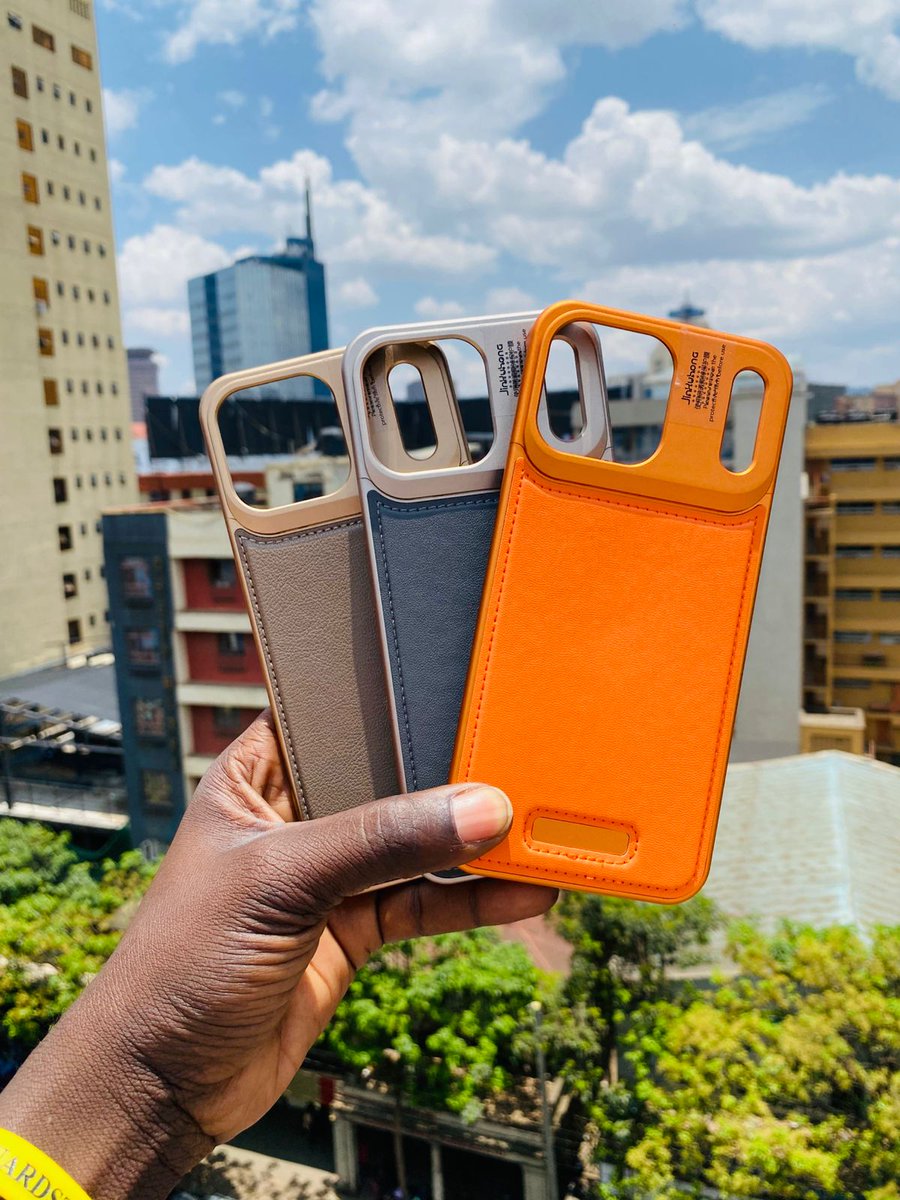 Ambieni hiyo msupa wa matunda tuko na covers za iPhone 17 Pro Max at 4,499.

Apige simu 0112440060 tulete Witeithie.