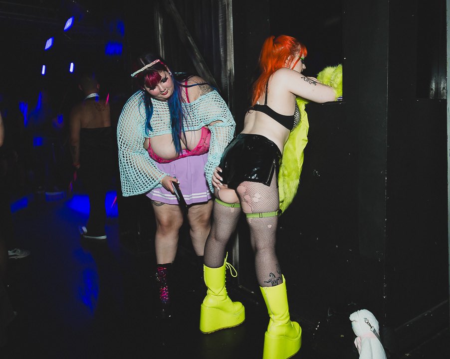 Want me to hurt you in public? You can book me for Hellfire this weekend and let me try out all my new toys ⛓️ I’ll send you home with some lovely bruises ☺️