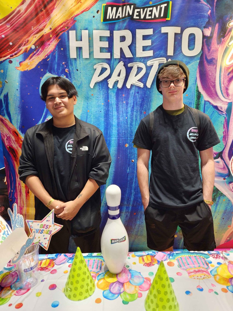 TeamEclipseSSB's tweet image. Team Eclipse at Zoufflé, happy early birthday @DigitalR1ce